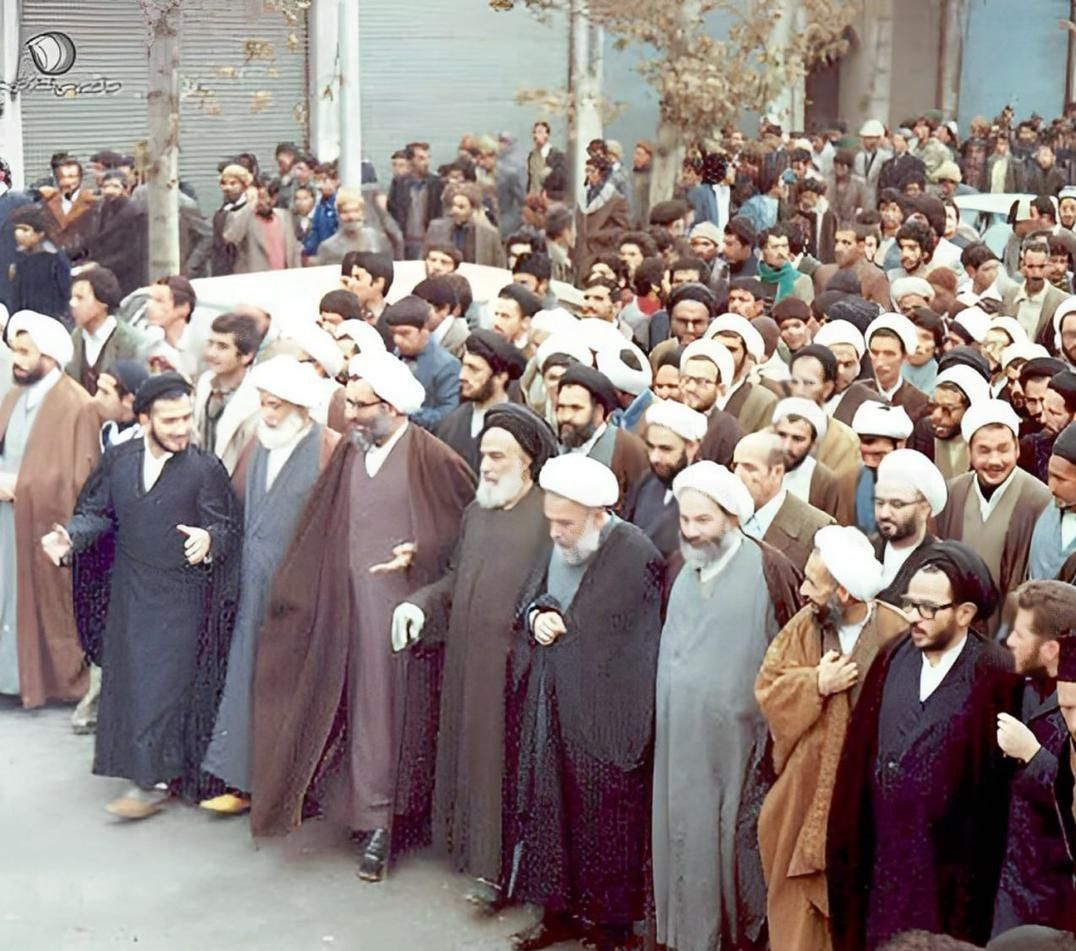 آیت&zwnj;الله خامنه&zwnj;ای و شخصیت های قبل انقلاب