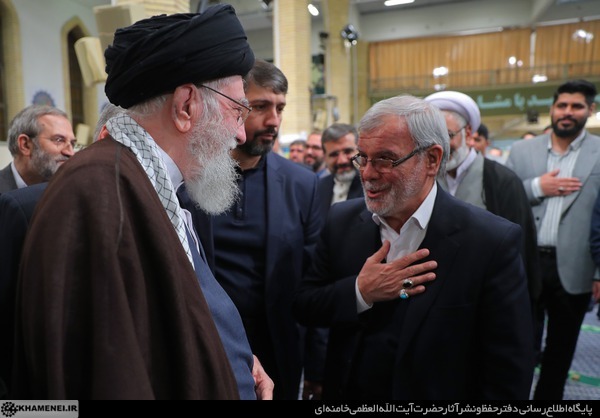 دیدار شاعران با رهبر انقلاب دیدار شاعران با رهبر انقلاب