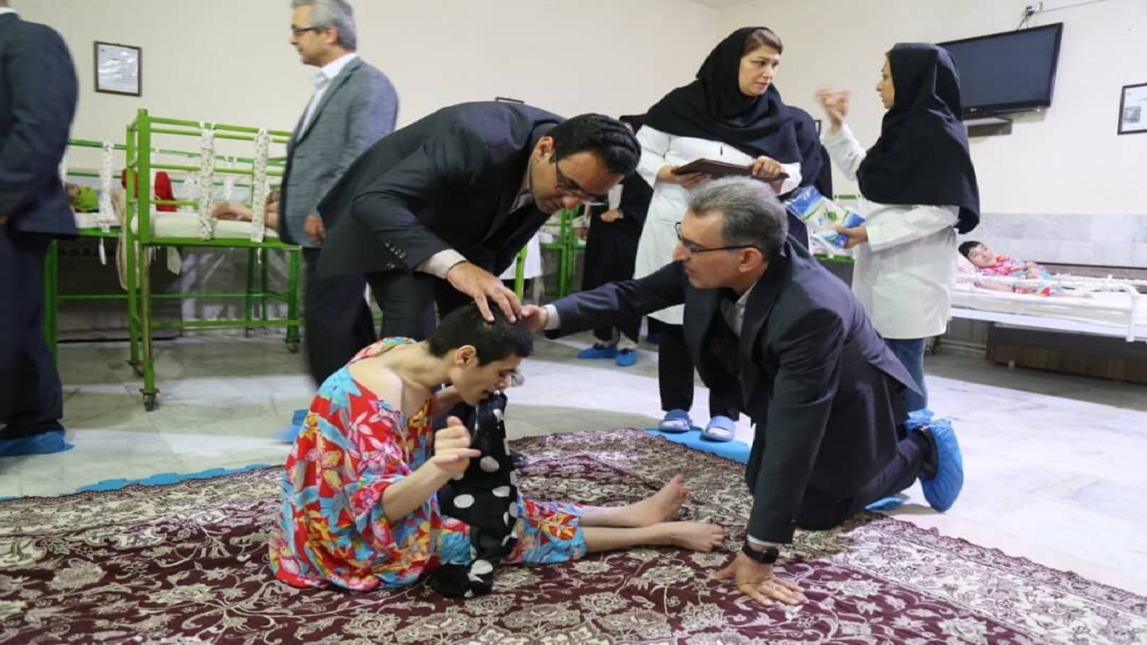 میز خدمت و ویزیت رایگان در مرکز مهرآوران زاهدان برپا شد
