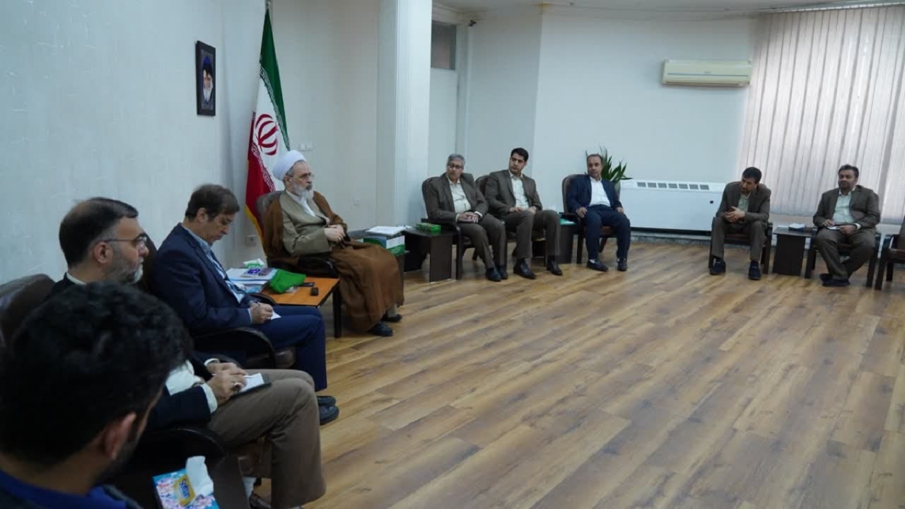 دیدار نوروزی شهردار قم با آیت‌الله اعرافی