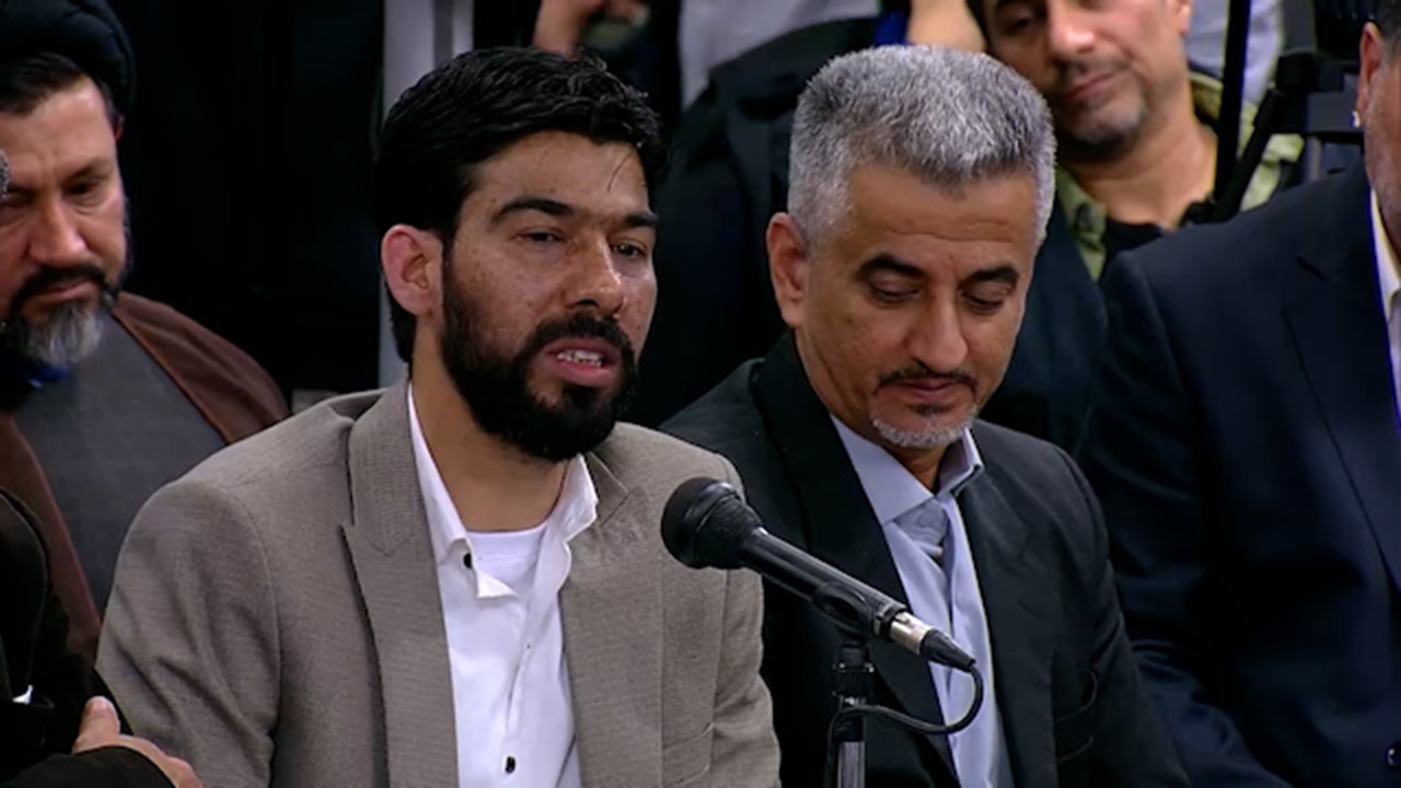 شعرخوانی یک هندی به زبان فارسی در حضور رهبر انقلاب + فیلم