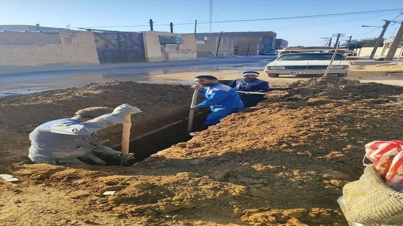 اصلاح و بازسازی شبکه توزیع آب شهرستان میبد + عکس