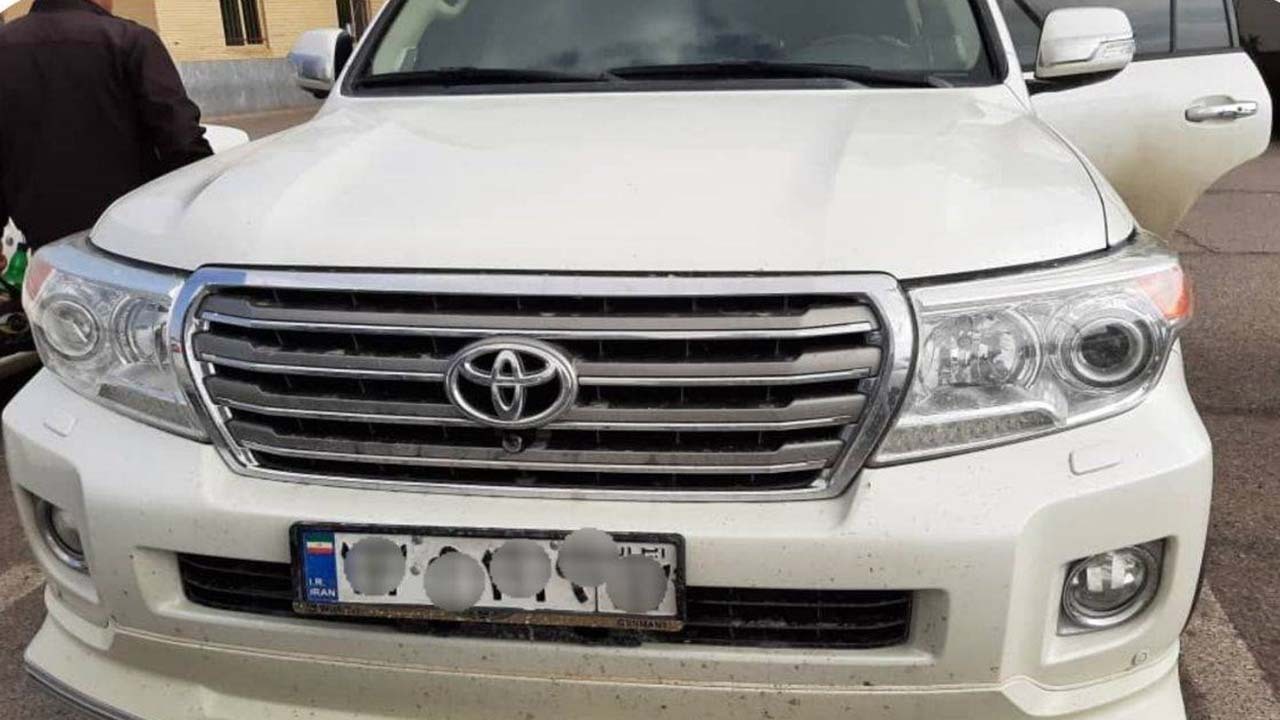 خودروی ۶۰ میلیاردی در کرمان، توقیف شد