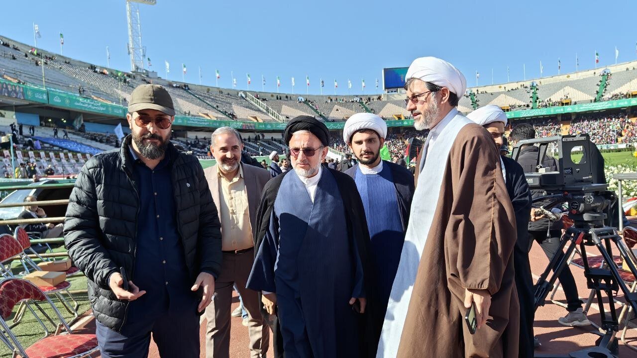 حضور رئیس سازمان اوقاف در محفل قرآنی