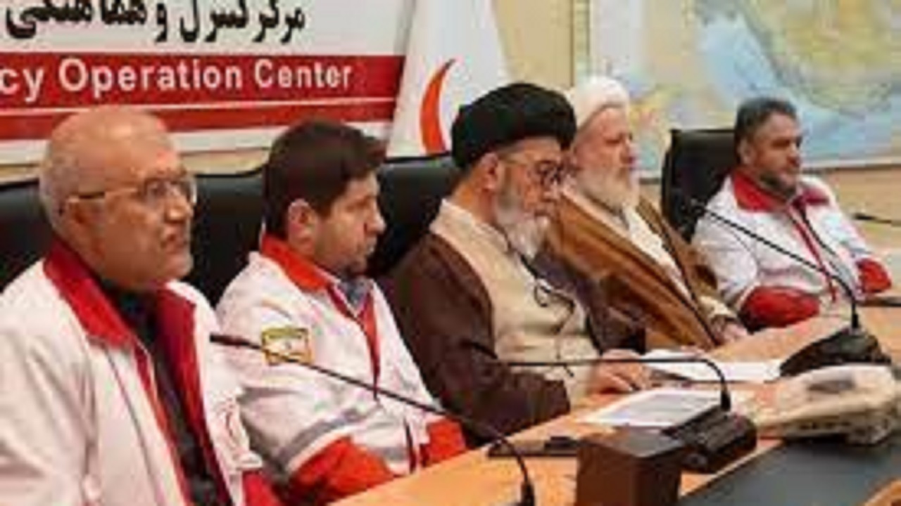 حضور نماینده ولی فقیه در استان در مرکز کنترل هلال احمر