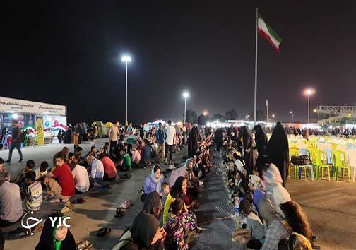برپایی افطاری خیابانی به مناسبت ولادت کریم اهلبیت در پارک ساحلی غدیر بندرعباس