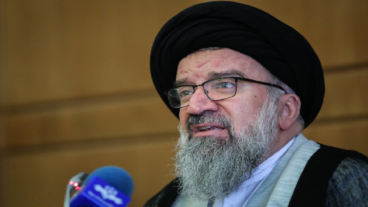 مسئله فرهنگ و موضوع حجاب باید مورد توجه مسئولان باشد