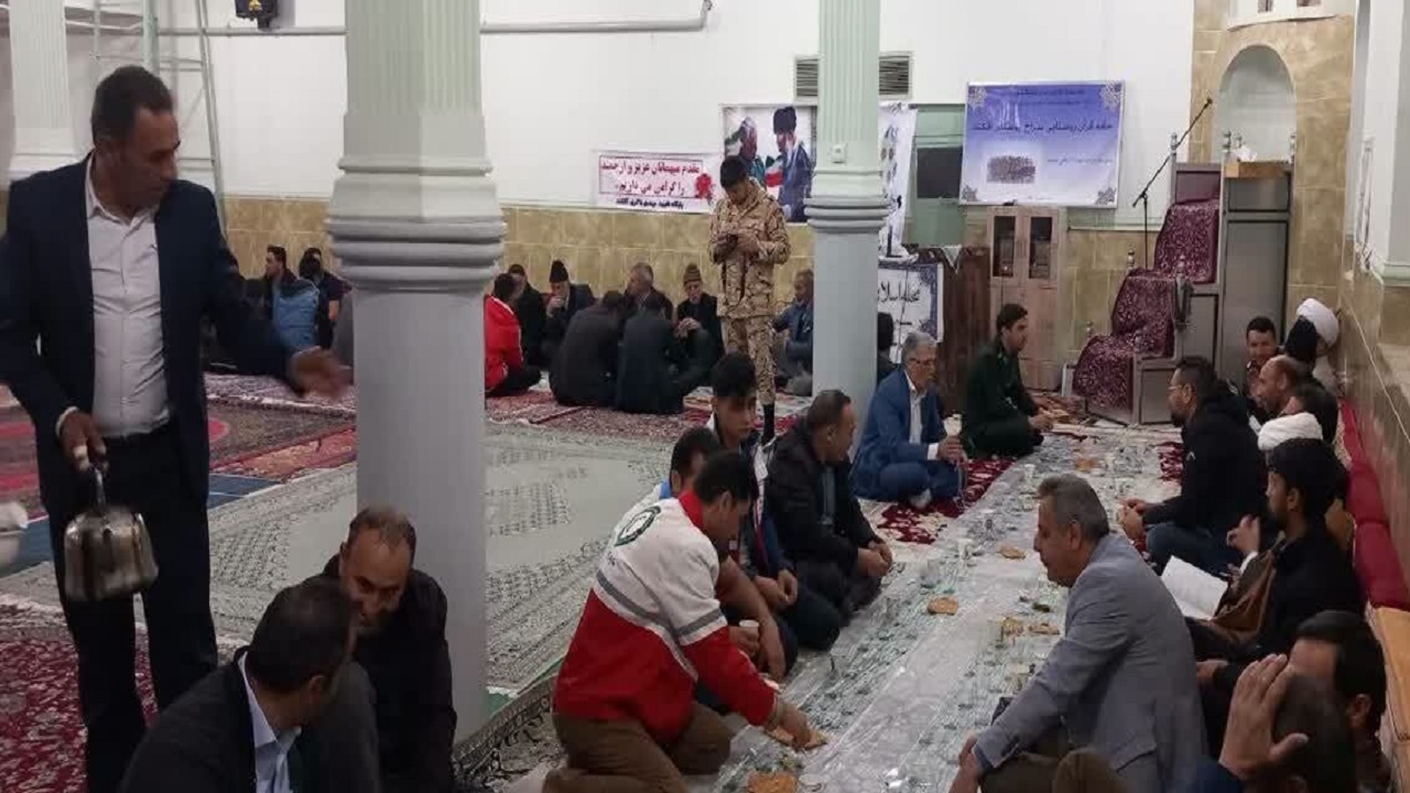 برپایی سفره افطاری در قالب پویش هلال رحمت در گلستان