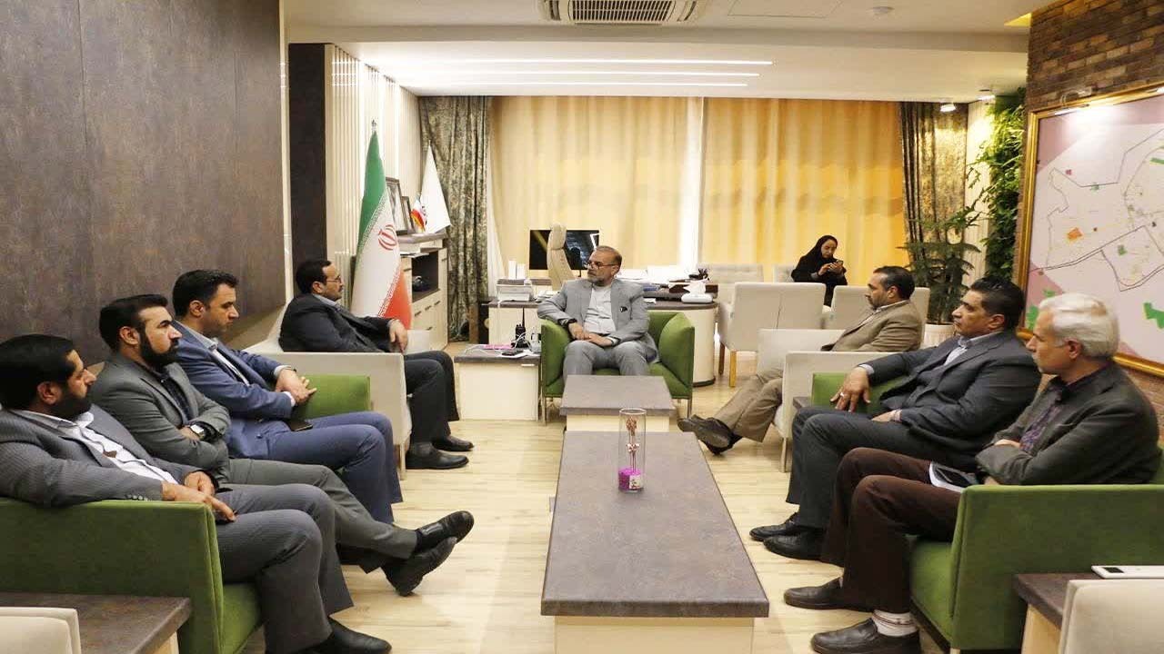 آسفالت معابر فرعی پر‌تردد در دستور کار شهرداری کرمان