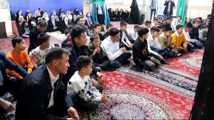 حضور مهاجران افغانستانی در مراسم جشن میلاد