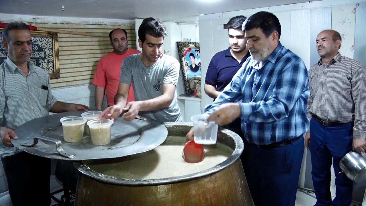 پخت حلیم نذری در کاشان