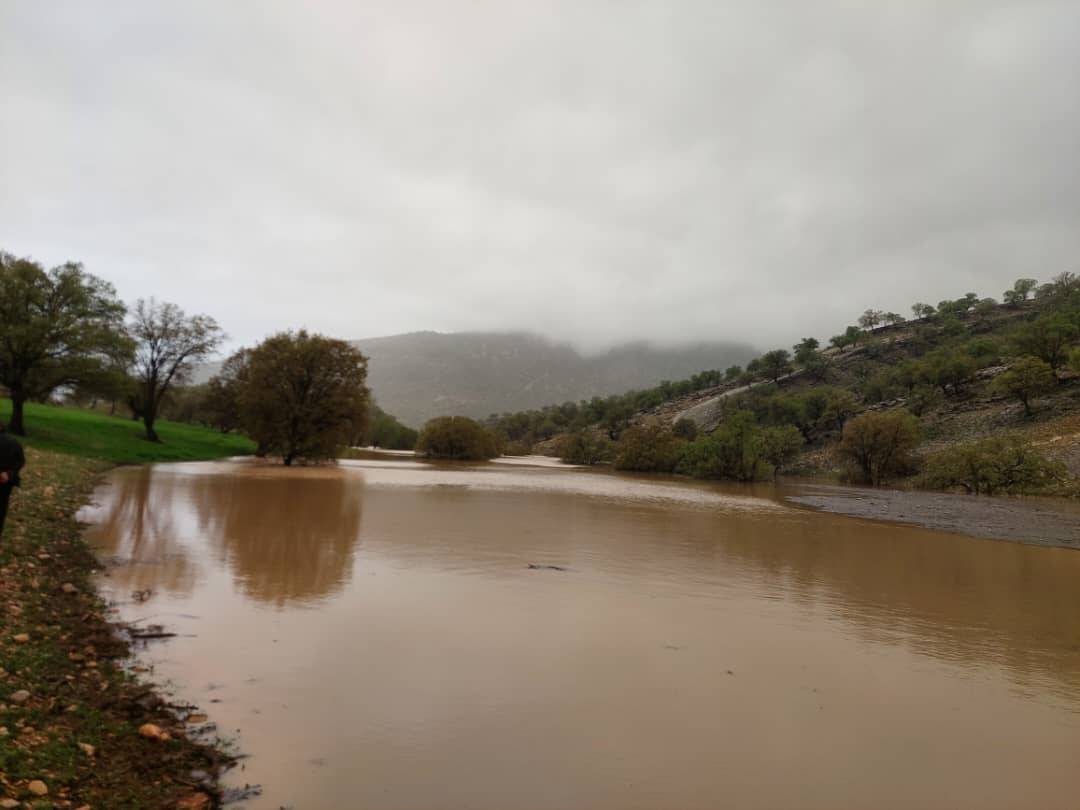 رودخانه پرآب