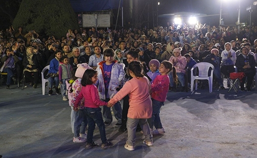 حضور کودکان در جشنواره رمضان در پاک لاله