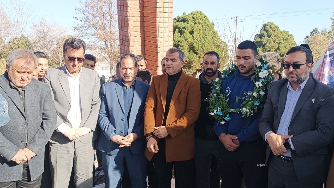 استقبال از کشتی گیر