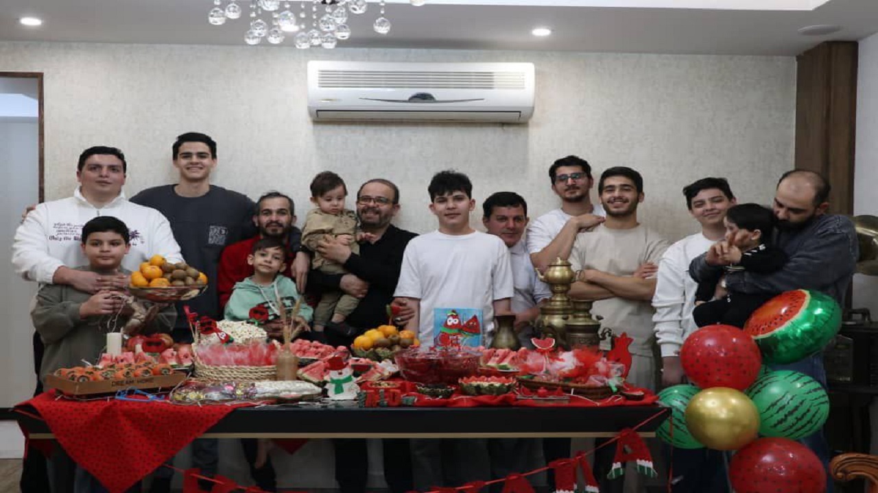 گوشه‌هایی از یک دورهمی یلدایی به سبک اهالی ماهدشت + عکس