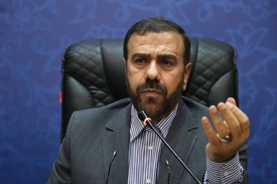 عدم پاسخگویی مسئولان بر اساس قانون،  تخلف اداری محسوب می‌شود