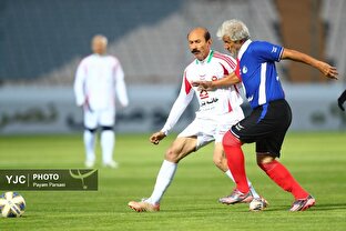 مسابقه دوستانه فوتبال منتخب ۹۸ و پیشکسوتان سرخابی
