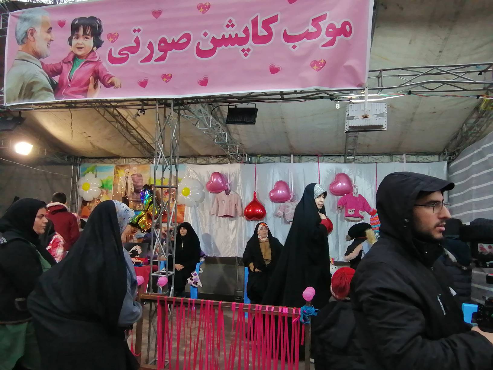 با عاشق ترین مردم ایران درگلزار شهدای کرمان+فیلم وعکس