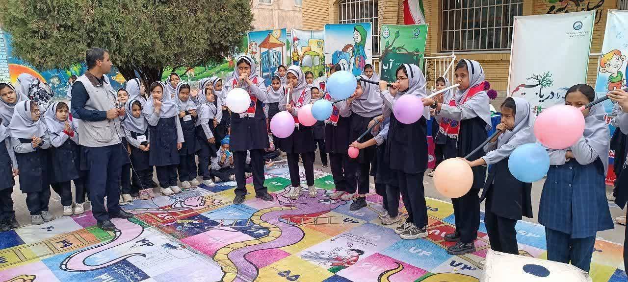 جشن دانش آموزان در جشنواره آب