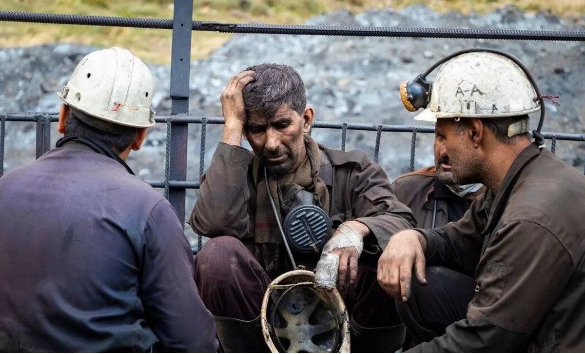 دستانی که چرخ صنعت را می&zwnj;چرخانند، اما خود در گرداب فقر می&zwnj;چرخند
