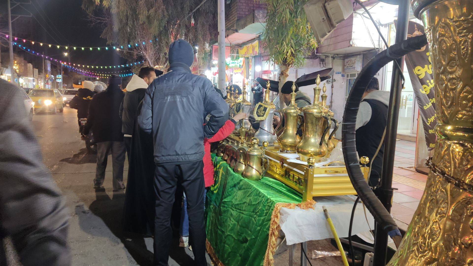 برپایی ایستگاه صلواتی به مناسبت شهادت حاج قاسم سلیمانی