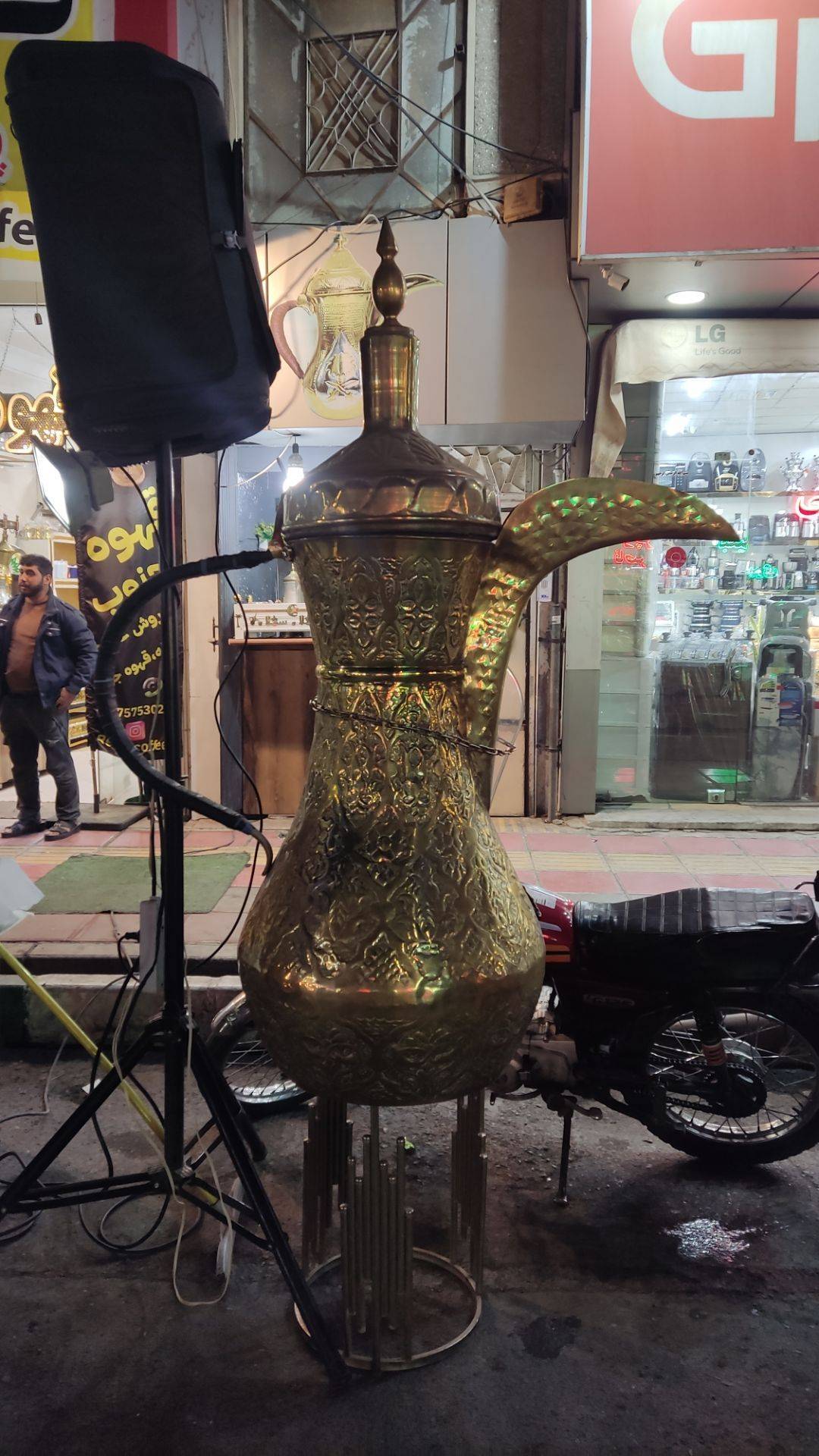 برپایی ایستگاه صلواتی در محله شهر قائم