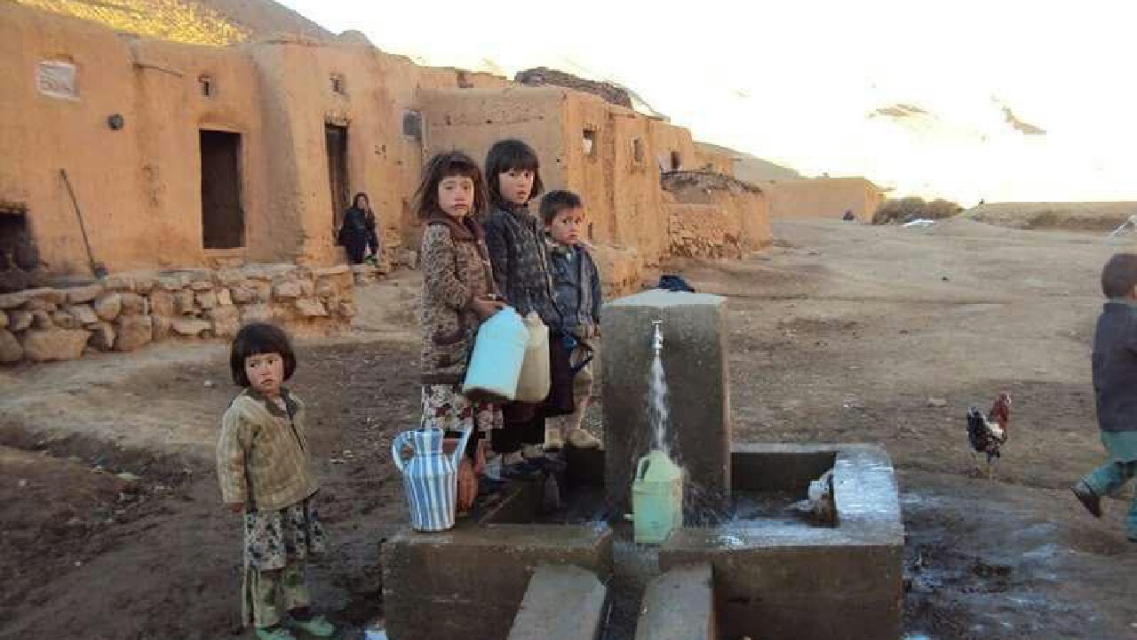 ساخت شبکه آب رسانی در غور