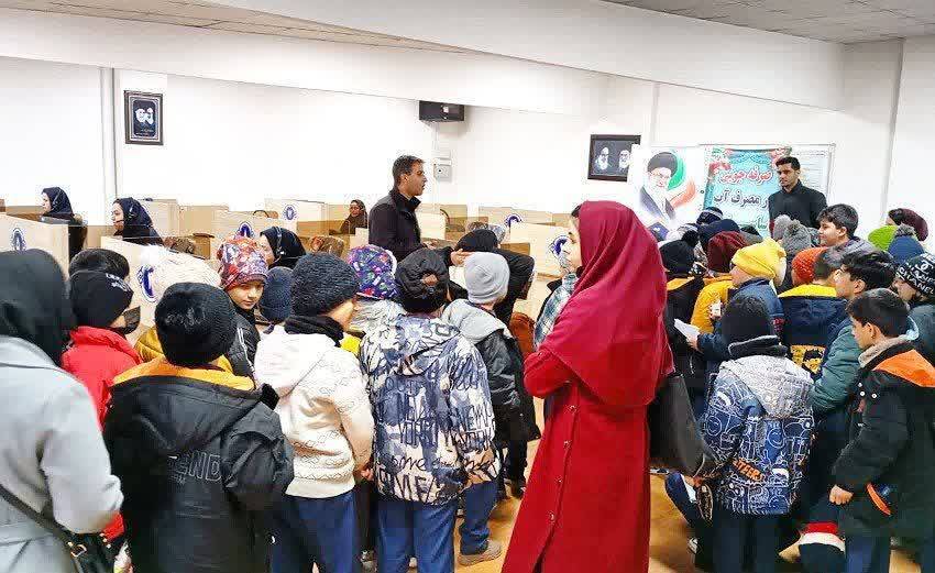 حضور دانش آموزان در مرکز آبفای نیشابور