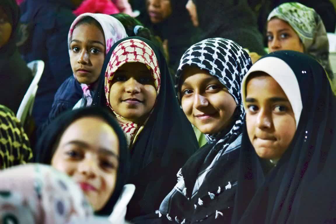 حضور دانش آموزان در مراسم یادواره شهدا