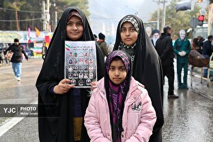 گرامیداشت شهدای دانش‌آموز حادثه تروریستی در گلزار شهدای کرمان