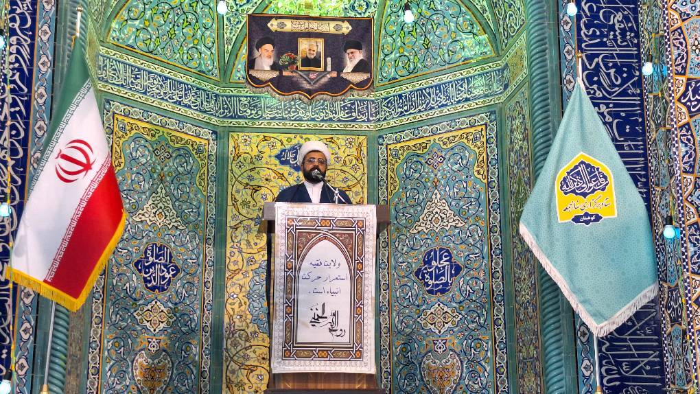 مسئولین در برابر مواضع استکبار صلابت و اقتدار خود را به نمایش بگذارند