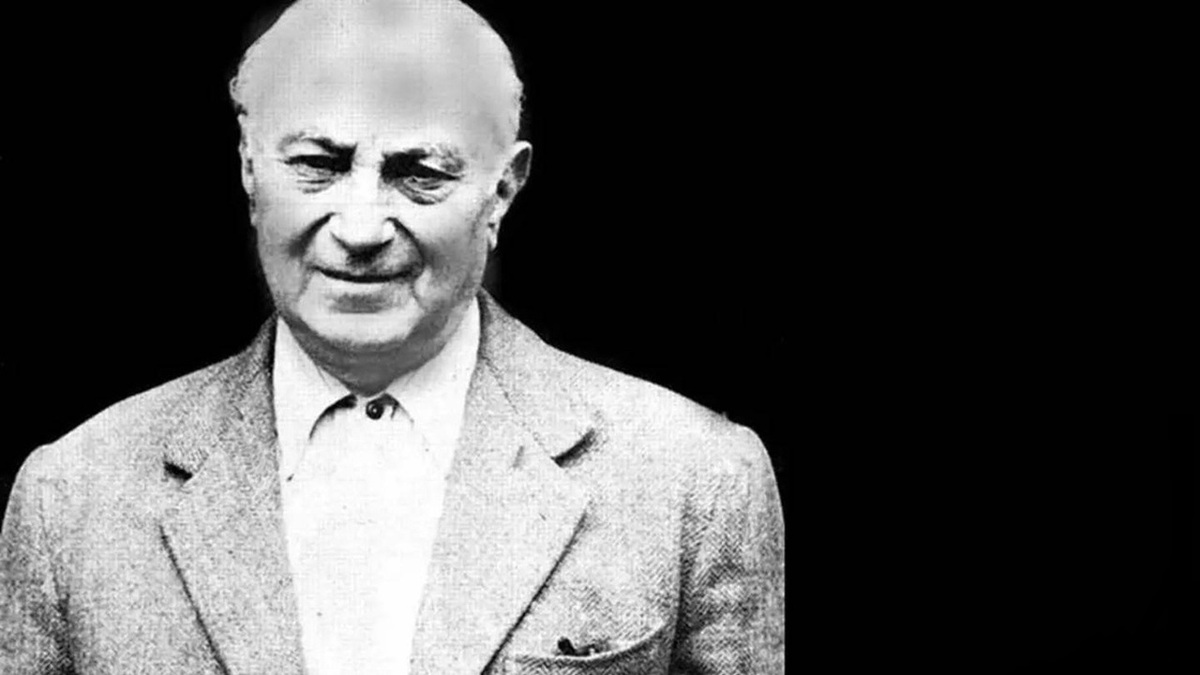 معرفی کتاب «لحظه‌های انقلاب» + فیلم