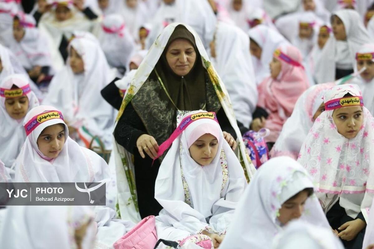 جشن تکلیف ۲ هزار دختر ۹ ساله در حرم کریمه اهل بیت (س)