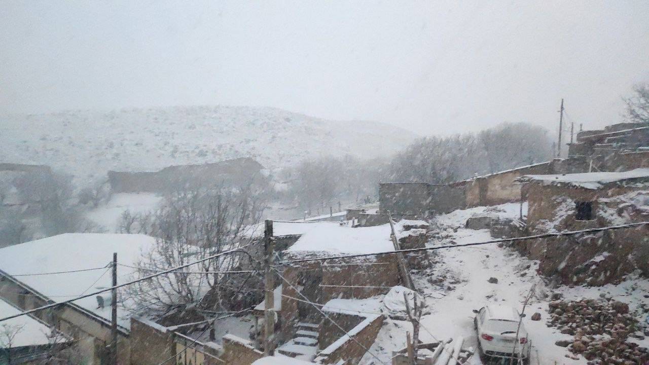 نمای برفی روستای گرئشگری توآباد نمای برفی روستای گرئشگری توآباد