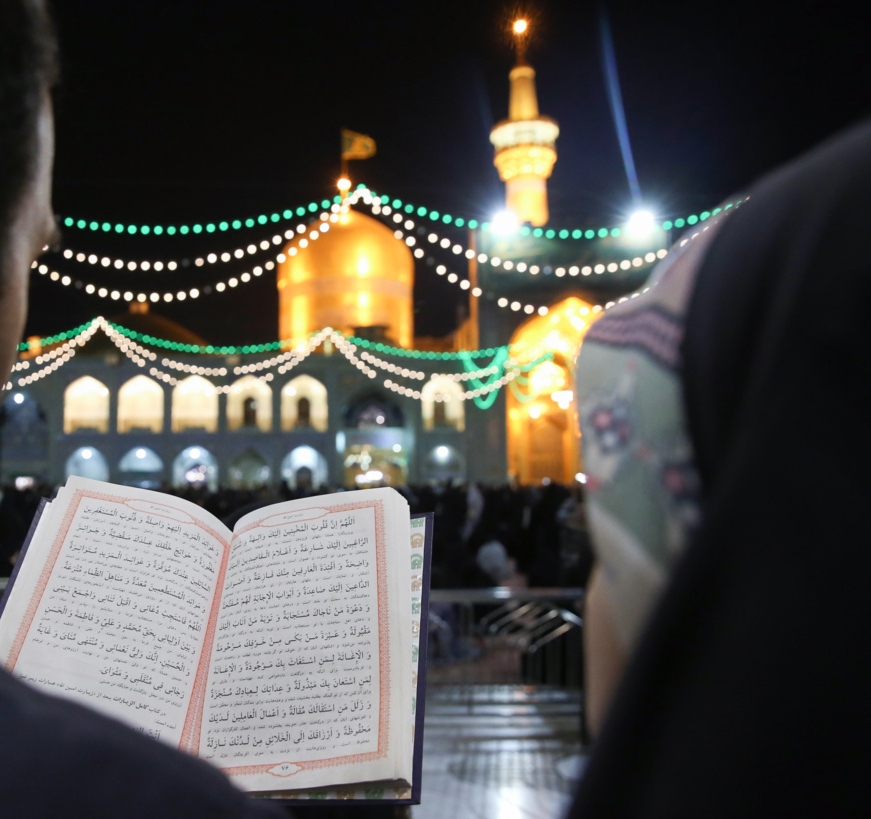 حال و هوای حرم رضوی در شب میلاد امام علی (ع)