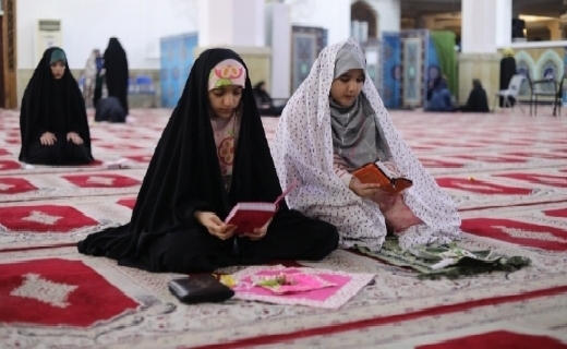 مراسم معنوی اعتکاف دانش آموزی در مصلی رشت +تصاویر