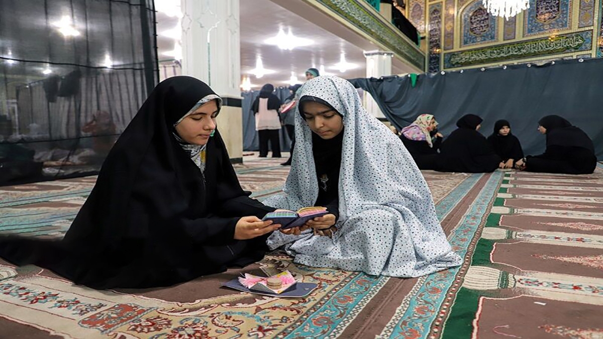آیین معنوی اعتکاف در مسجد اعظم قم