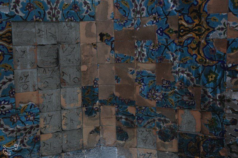فروپاشی کاشی&zwnj;کاری&zwnj;های مسجد سید اصفهان