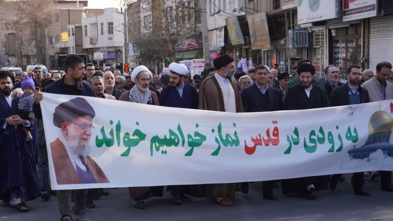 برگزاری مراسم راهپیمایی در پیشوا به روایت تصاویر