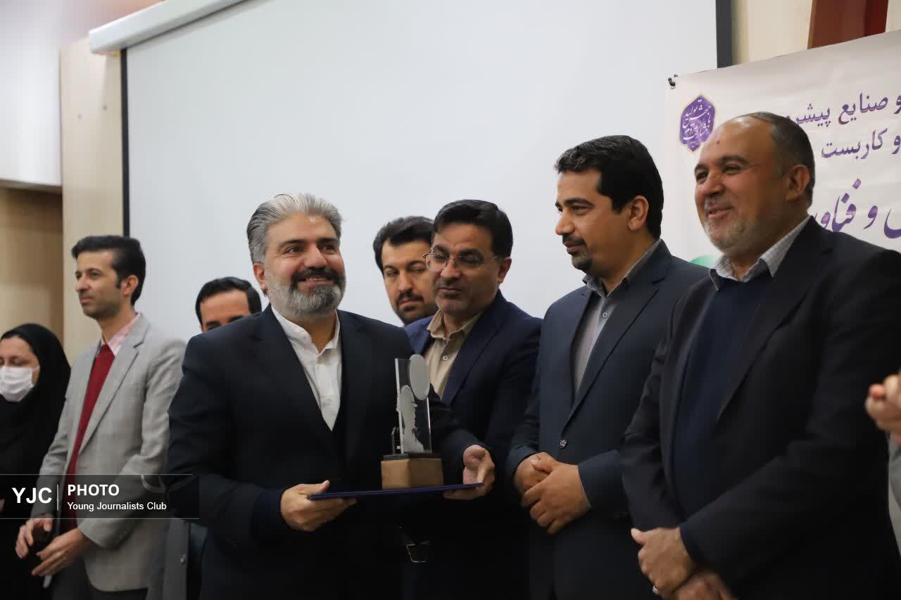 صنعتگران و معدنکاران پژوهشگر در فارس تقدیر شدند/شرکت لعابیران برتر شد
