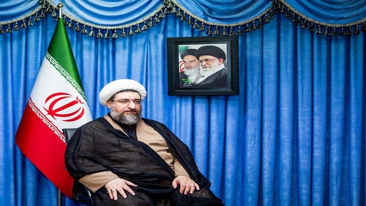 دیدار جمعی از بانوان دانشگاهی آذربایجان شرقی با امام جمعه تبریز