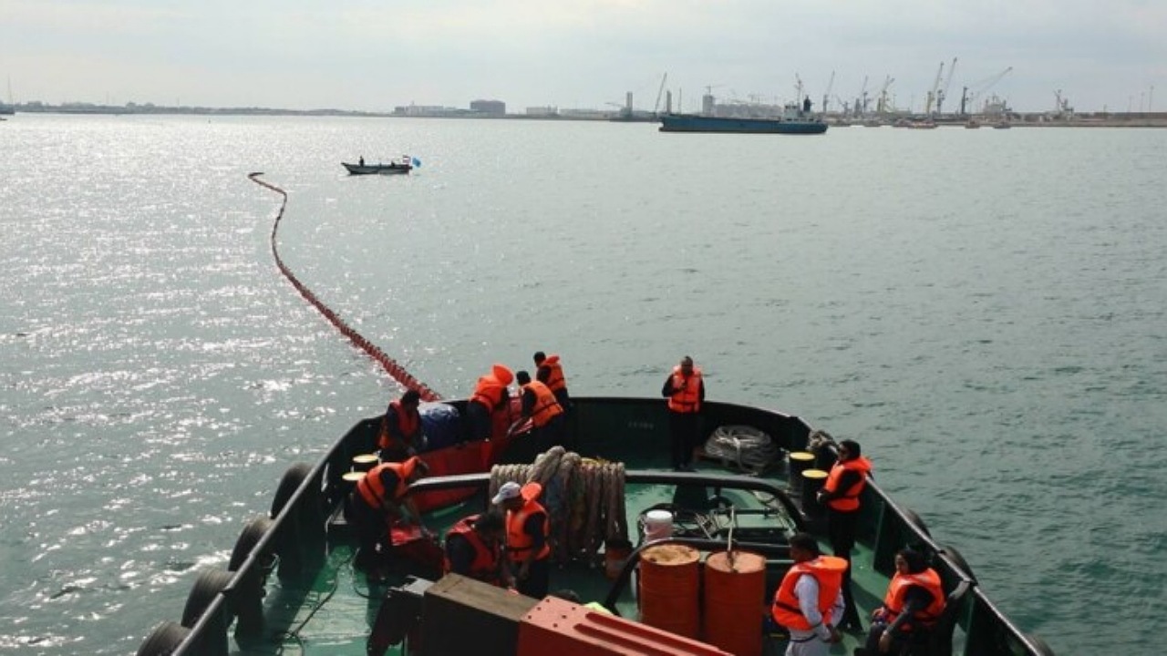 برگزاری مانور استانی جست‌و‌جو و نجات و مقابله با آلودگی دریایی در بندر چابهار