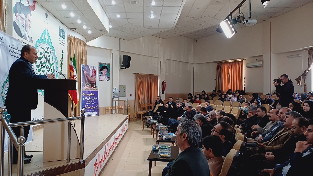 تجلیل از فعالان حوزه سواد آموزی در کردستان