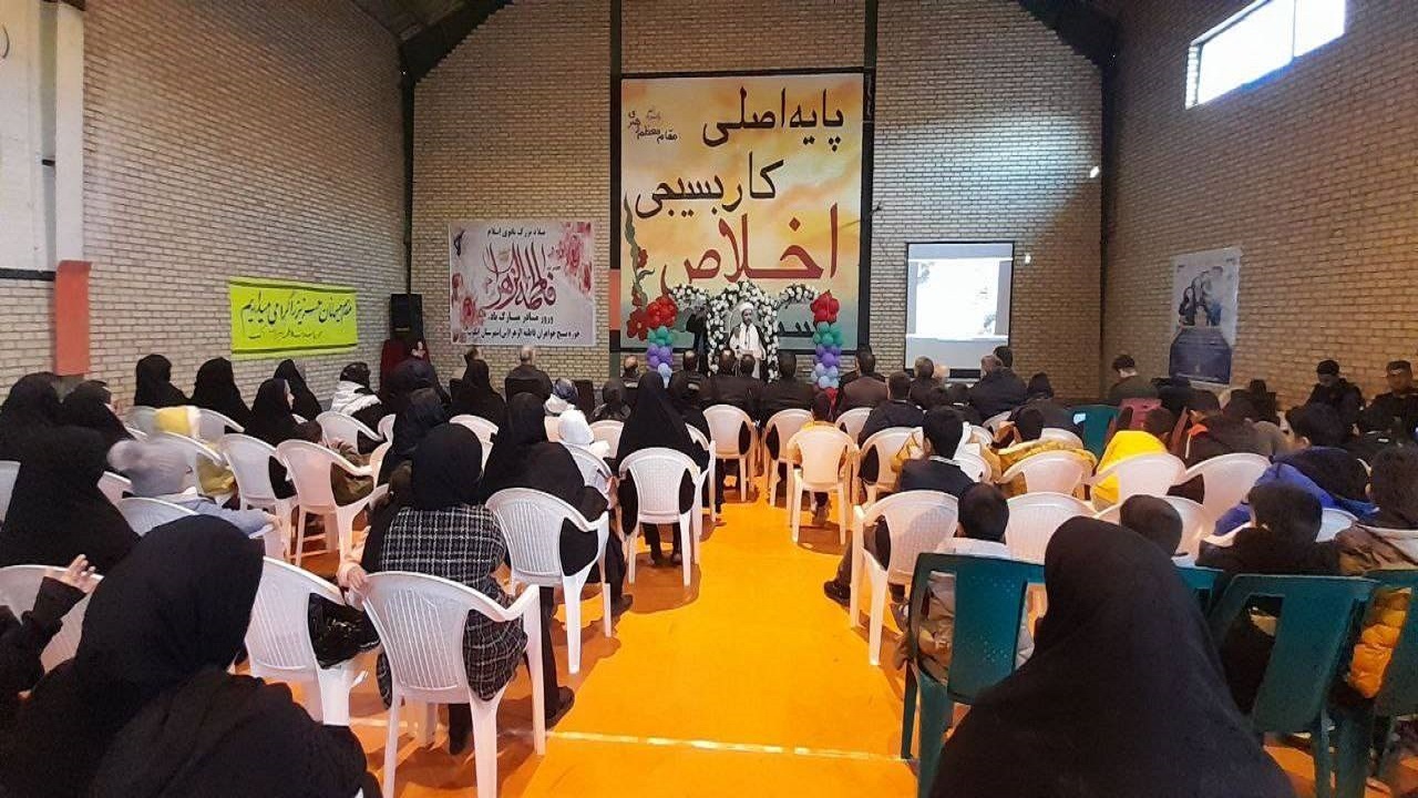گوشه‌هایی از جشن میلاد حضرت زهرا (س) در انگوت + عکس