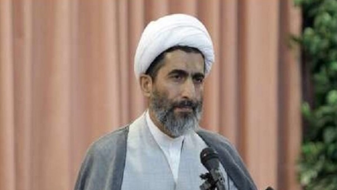 رهبری نقش جهت‌دهی و انسجام‌بخشی در جامعه را بر عهده دارند