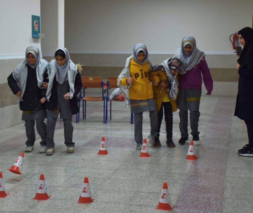مسابقات گروهی دانش آموزان