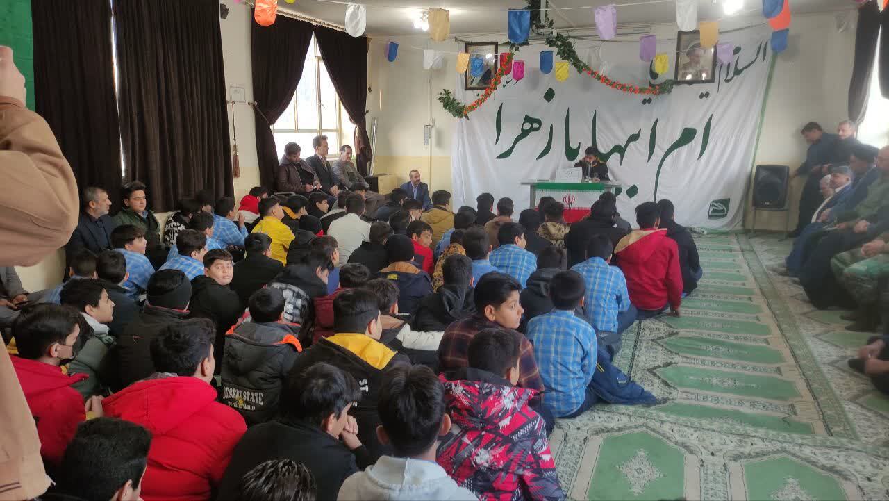 دانش آموزان