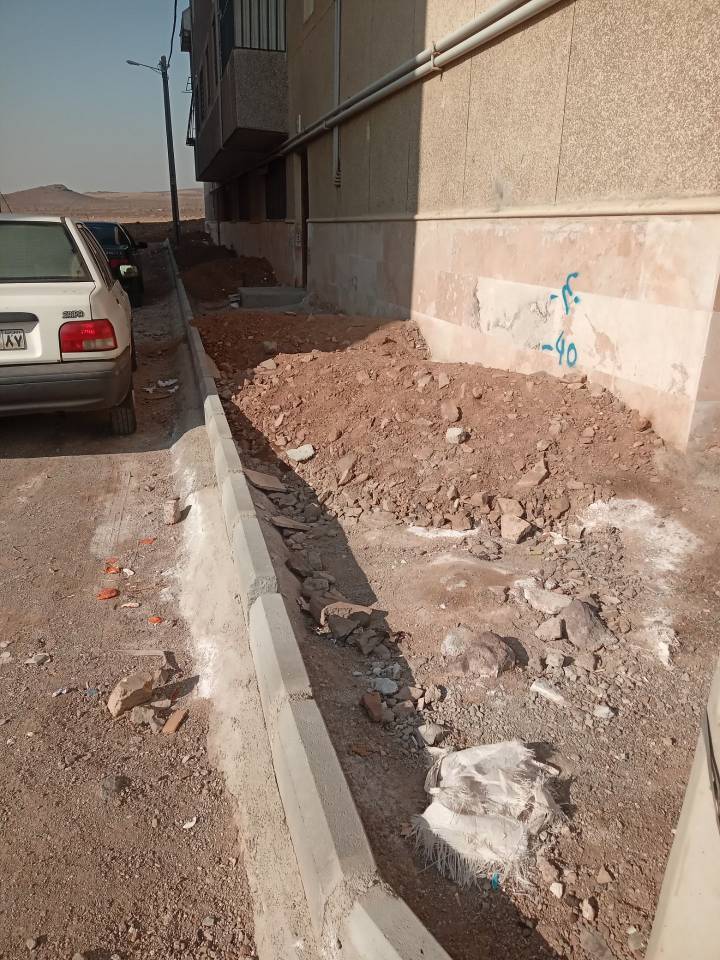 ساختمان نیمه کاره در صفا دشت