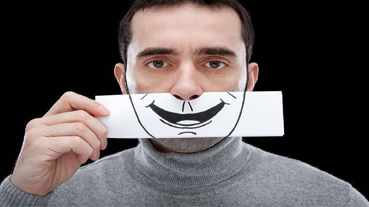 نشانه‌های ابتلا به «افسردگی خندان»