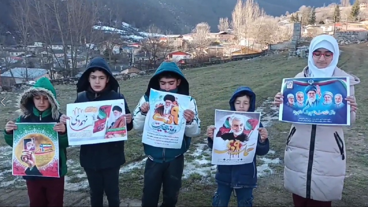 حماسه آفرینی دانش آموزان روستای فیروزآباد در یوم الله ۹ دی + فیلم